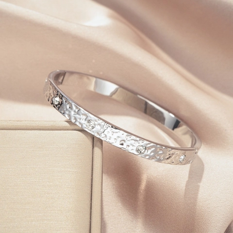 Luxus Edelstahl Gehämmerter Armreif Für Damen Strass Eingelegt Unregelmäßige Textur Gold Silber Roségold Modeschmuck