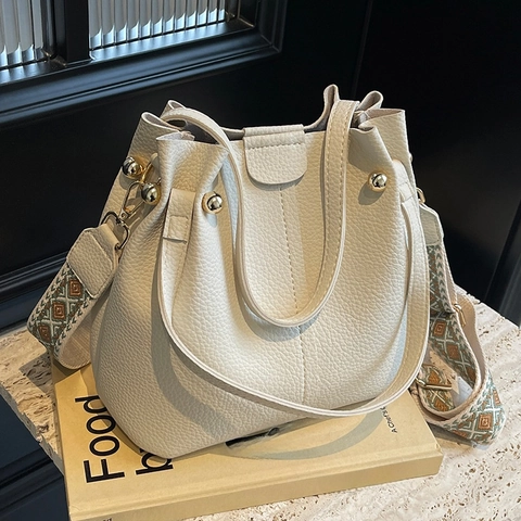 Sac Seau En Cuir PU Pour Femmes Avec Motif Lychee Et Large Bandoulière Imprimée Fermeture Magnétique Sac À Main Rétro