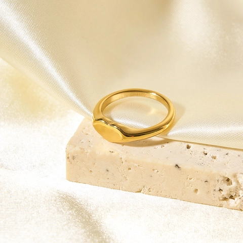 Heart Signet Ring 18K Gold Plated Stainless Steel Minimalist Waterproof Polished Band Fashion Jewelry