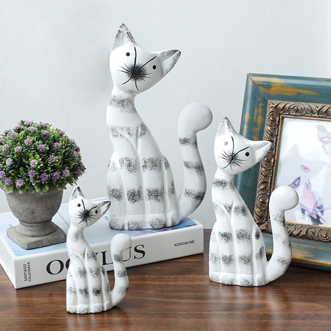 Nordic Abstract Cat Statues Wooden Hand Painted Animal Figurines For Desktop Decor Large Medium And Small Home Ornaments