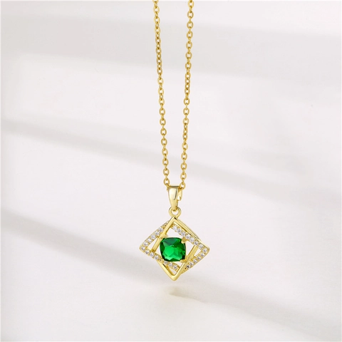 Collana Con Pendente Acciaio Inossidabile Cristallo Verde Quadrato Cavo Design Quadrifoglio Elegante Gioielli Zirconia Per Donne