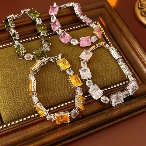 Elegante Pulsera De Cobre Con Colgante Geométrico De Circonita Cúbica Cuadrada Joyería De Moda Para Mujeres