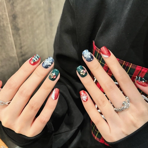 Uñas Postizas De Navidad Hechas A Mano Resina Cristal Copo De Nieve Árbol De Navidad Corto Trapecio Festivo Para Mujeres