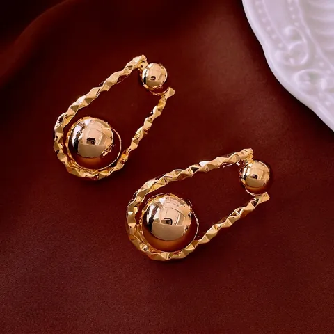 Pendientes De Cobre Con Marco Ondulado Geométrico Irregular Con Esferas Pulidas Y Poste De Pendiente De Plata Vintage Para Mujer