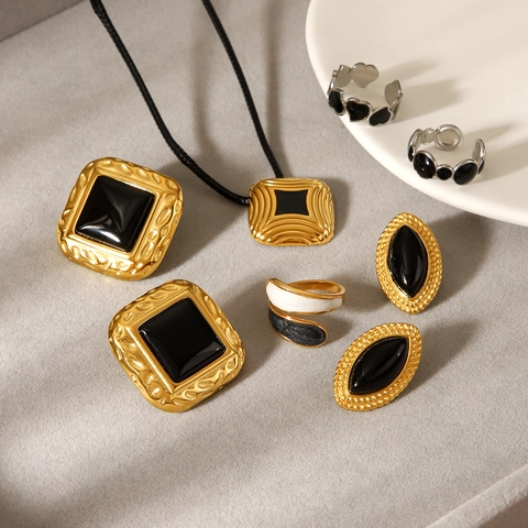 Joyeria Acero Inoxidable Vintage Collar Pendientes Y Anillo Banado En Oro 18K Esmalte Geometrico Textura Martillada Moda Mujer
