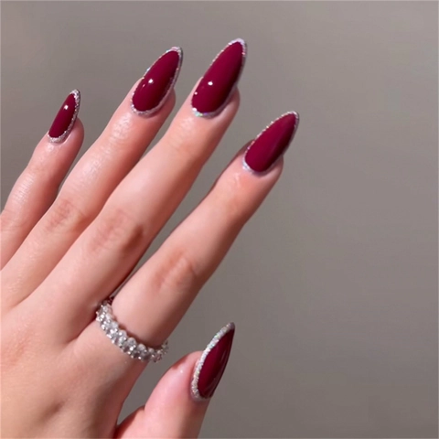 Mandel Aufpressnägel Weinrot Glänzend Mit Silbernen Glitzerspitzen Französischer Stil Wiederverwendbare Falsche Nägel Für Frauen