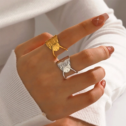 Anello Incrociato Geometrico In Acciaio Inossidabile Texture Martellata Fascia Aperta Regolabile Gioielli Di Moda Per Donna