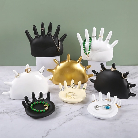 Supporto Per Display Gioielli In Resina A Forma Di Mano Organizzatore Da Scrivania Per Anelli Decorazione Moderna