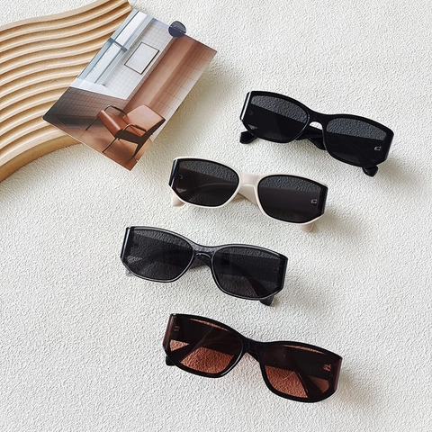 Retro Rectangular Sunglasses Vintage Fashion UV Protection Small Frame Eyewear For Women Travel Party