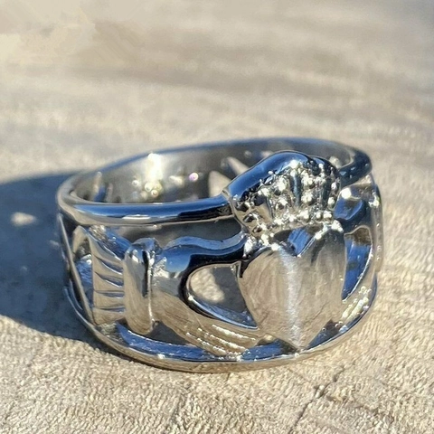 Bague Claddagh En Cuivre Cœur Couronne Mains Évidé Nœud Celtique Bijoux Vintage Pour Femmes Couleur Argent Accessoire Quotidien