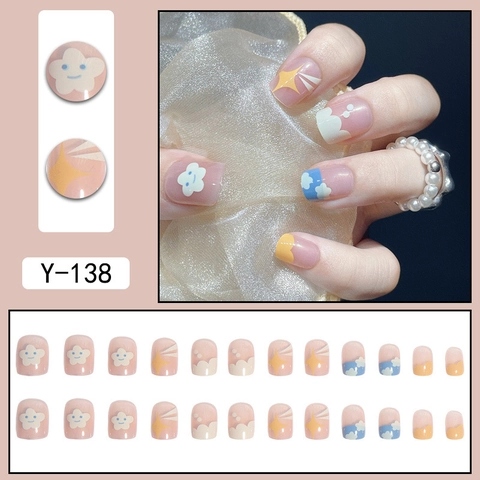 Cartoon Wolk Smiley Gezicht Press On Nagels Glanzend Kort Vierkant Rond Kunstnagels Zoete Stijl Hars Art Tip
