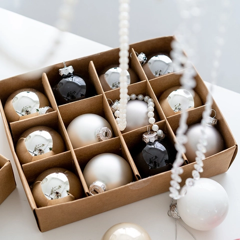 Christmas Glass Baubles Ornaments Shiny Matte Colorful Round Electroplated Hanging Glass Balls Holiday Party Elegant Home Decorations