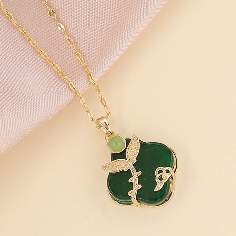 Collier Pendentif Femme Plaqué Or 18 Carats Cuivre Pierre Gemme Zircon Style INS Forme Renard Éventail Bijoux Élégants