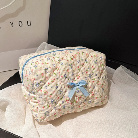 Quilted Cotton Makeup Bag Floral Heart Pattern Cosmetic Pouch With Bow Zip Closure Portable Travel Organizer For Women