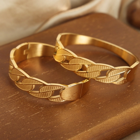 Edelstahl Armreif Ausgehöhltes Kettendesign Vergoldet Mit Maschenstruktur Cuban Link Stil Minimalistischer Schmuck Für Damen