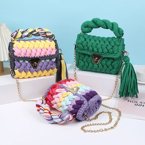 Sac Bandoulière Tissé Main Pour Femmes Bandes Polyester Chaîne Métallique Gland Fermoir Tournant Sac À Épaule