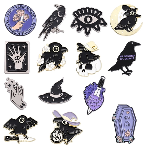 Spille In Smalto Gotico Lega Di Zinco Mistero Oscuro Corvo Cappello Da Strega Teschio Bara Punk Gioielli Accessori Distintivi