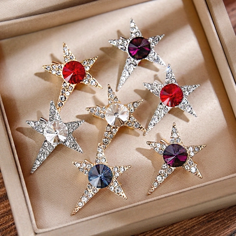 Elegante Spilla a Stella Pentagramma in Lega Strass Cristallo Pin da Risvolto Distintivo di Moda Personalizzato Corsage per Abito Maglione Gioielli Unisex