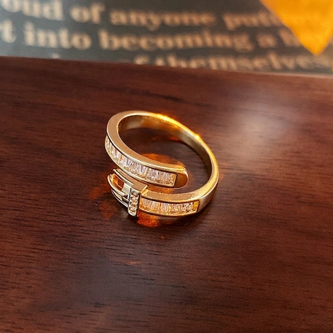 Gürtelschnalle Offener Ring Vergoldetes Kupfer Baguette Zirkonia Minimalistischer Verstellbarer Schmuck Damen Nischendesign