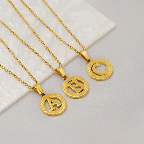 Collana Con Pendente Lettera Iniziale Acciaio Inossidabile Placcato Oro 18K Disco Tondo Traforato Gioielli Per Donna Uomo
