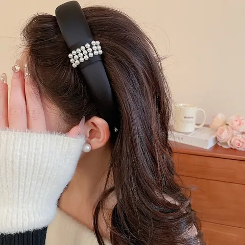 Women Satin Padded Headband With Faux Artificial Pearls Elegant Retro French Style Hair Band Black Fashion Accessories