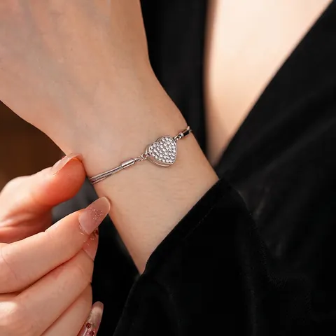 Elegante Armband Met Hartvormige Hanger Koper Strassteentjes Pavé Meervoudige Slangenketting Sieraden Vrouwen