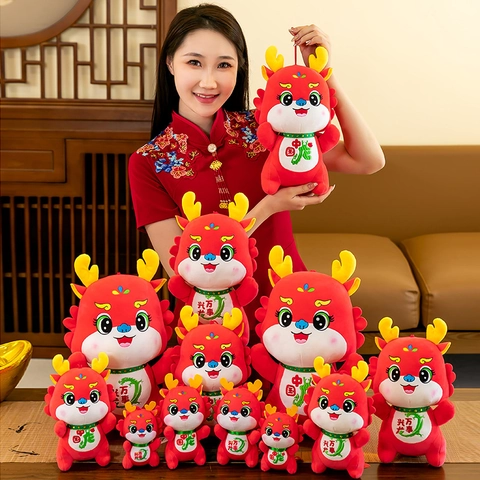 Jouet en Peluche Dragon du Zodiaque Chinois Poupée Mascotte de l'Année du Dragon Style Traditionnel Dragon Rouge en Peluche Avec Broderie de Calligraphie pour le Nouvel An Lunaire Décoration de Maison Cadeau