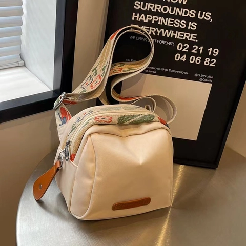 Women Crossbody Bag Oxford Cloth Shell Shape Wide Woven Floral Strap Casual Street Style Shoulder Purse For Lady