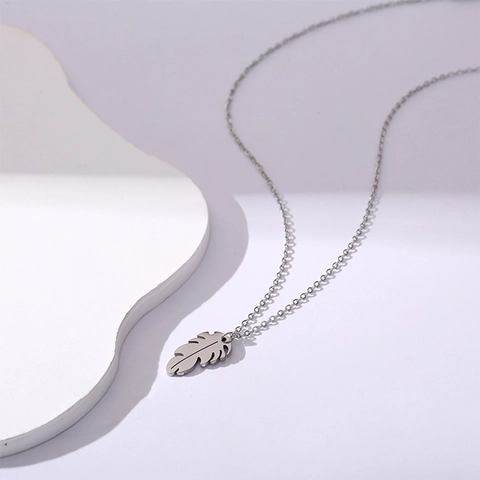 Elegante Collana Con Pendente a Foglia in Acciaio Inossidabile per Donna Moda Oro Oro Rosa Argento Catena della Clavicola