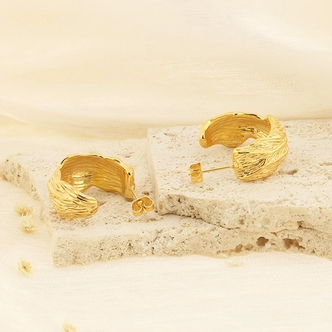 Orecchini Vintage In Acciaio Inossidabile Con Texture Pieghettata Cerchi A Forma Di C Per Donna Motivo A Onde Elegante Gioielleria