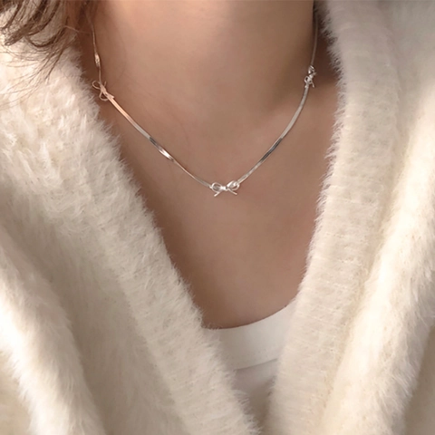 Collier Chaîne Serpent avec Nœud Papillon en Argent Sterling 925 pour Femmes Ras du Cou Minimaliste Bijoux Élégants Cadeau