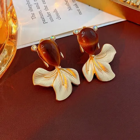 Vintage Goldfish Stud Earrings Alloy Retro Resin Cat Eye Rhinestone Jewelry With Silver Earring Post For Women