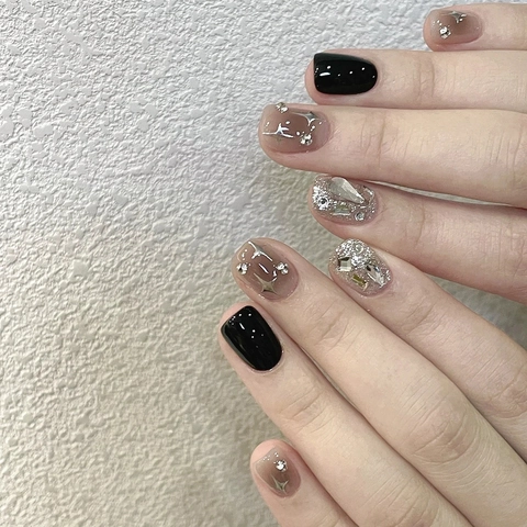 Uñas Postizas Press On Hechas A Mano Cortas Cuadradas Negras Plateadas Brillo Estrella Diamantes Imitación