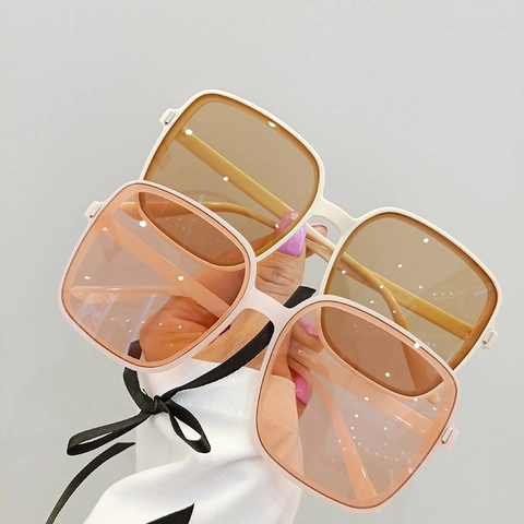 Damen Große Eckige Sonnenbrille Retro INS Stil UV400 Modisch PC Rahmen Harzlinse Brillen Für Outdoor Reisen
