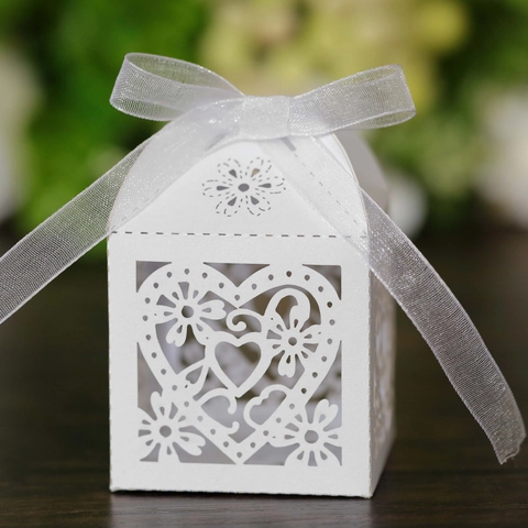 Laser Cut Hollow Heart Candy Box With Ribbon Pearl Paper Gift Packaging For Wedding Party Valentine Favors Chocolate Box