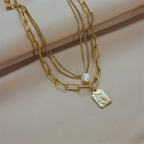 Collana Multistrato Acciaio Inossidabile Placcato Oro 18K Con Perla Artificial E Pendente Rilievo Viso Gioielli Retro Per Donne