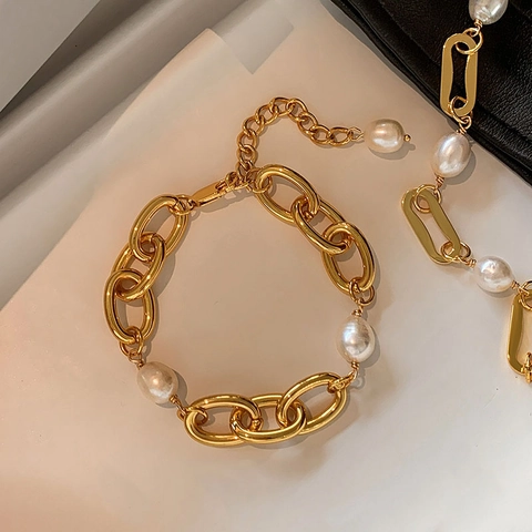 Elegante Bracciale A Catena Con Perle D'acqua Dolce Lega Placcata Oro 18K Gioielli Stile Retrò Francese Per Donne