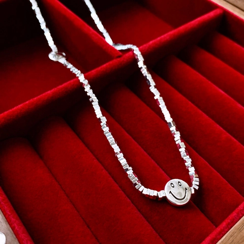 Glimlach Gezicht Hanger Ketting Hematiet Gefacetteerde Kralen Sleutelbeinketting Zoete Minimalistische Sieraden Dames