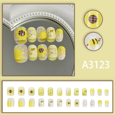 Sunflower Bee Press On Nails Short Round Artificial Nails Sweet Fresh Style For Women