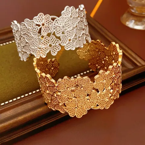 Manchet Armband Koper Opengewerkt Klavertje Bloem Patroon Brede Open Bangle Vintage Luxe Mode Sieraden Voor Vrouwen