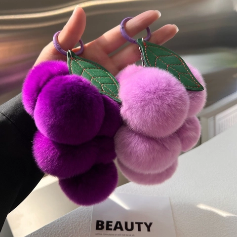 Porte-Clés Raisin Fausse Fourrure De Lapin Doux Pompon Forme Fruit Charme Sac Accessoire Voiture Mignon