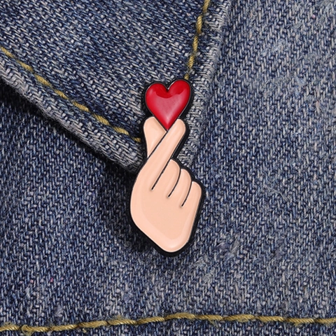 Finger Herz Geste Emaille Brosche Anstecknadel Zinklegierung Rotes Herz Abzeichen Schmuck Zubehör Für Kleidung Taschen