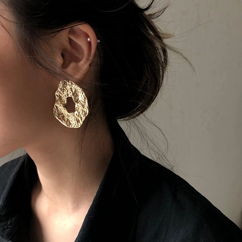 Holle Onregelmatige Ovale Geplooide Legering Oorbellen Met 925 Sterling Zilveren Oorsteker Minimalistische Metalen Sieraden