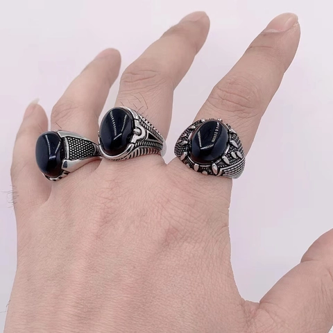 Vintage Stainless Steel Men's Ring With Oval Black Stone Retro Hip Hop Punk Carved Finger Ring Fashion Jewelry Accessory
