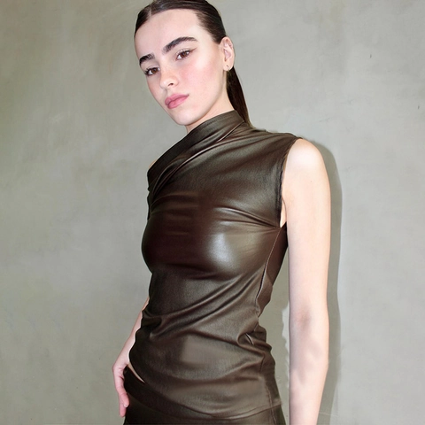 Top Aderente Monospalla Donna Ecopelle Lucida Metallizzata Asimmetrico Maniche Corte Streetwear Clubwear