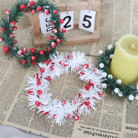 Christmas Candle Ring Mini Artificial Wreath With Snow Flocked PVC Pine Needles Foam Berries For Desktop Table Decoration