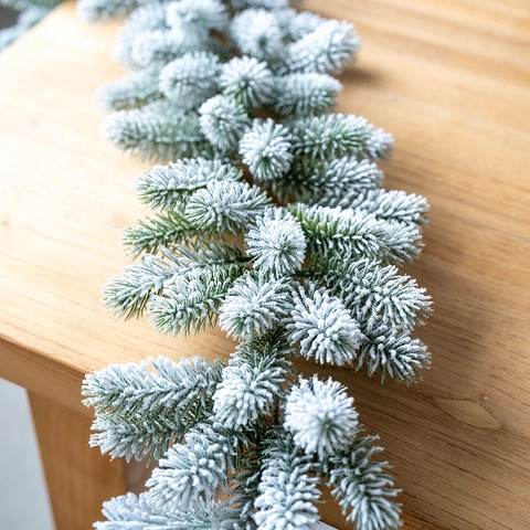 Christmas Garland Artificial PE Pine Rattan With Pinecones And Snow Flocking For Holiday Home Decor Festive Atmosphere