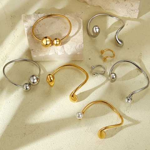Set di Bracciali e Anelli in Acciaio Inossidabile a Goccia d'Acqua Irregolare Placcato Oro 18K Gioielli in Perla Artificiale