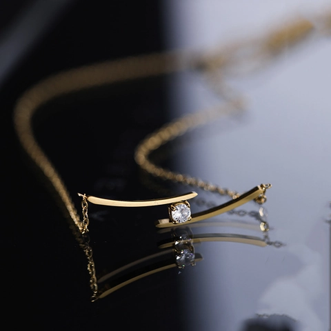Minimalist Titanium Steel Gold Plated Arc Bar Pendant Necklace With Rhinestone For Women Geometric Design Fashion Jewelry