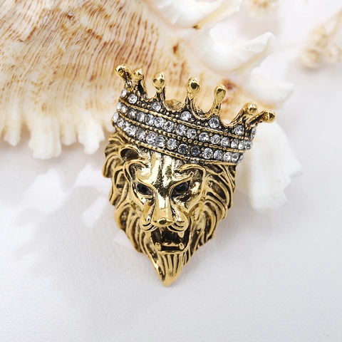 Spilla Vintage in Lega a Forma di Testa di Leone Con Corona Per Uomo Donna Strass Intarsiato Distintivo per Abito Gioielli Spilla da Bavero